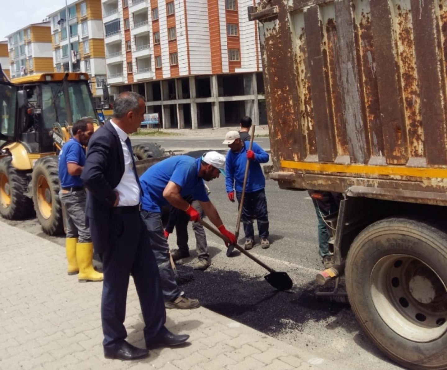 Aşırı Yağışlar Sonucu Oluşan Çukurların Yamalama İşleri Yapıldı.