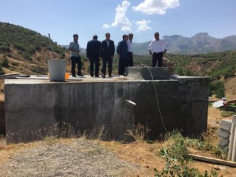 Belediye Başkanımız Mehmet Zeki Dirik, yapımı devam eden su deposunda incelemelerde bulundu.